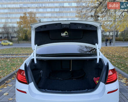 Білий БМВ 5 Серія, об'ємом двигуна 2 л та пробігом 127 тис. км за 17500 $, фото 19 на Automoto.ua