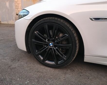 Белый БМВ 5 Серия, объемом двигателя 3 л и пробегом 180 тыс. км за 19600 $, фото 9 на Automoto.ua