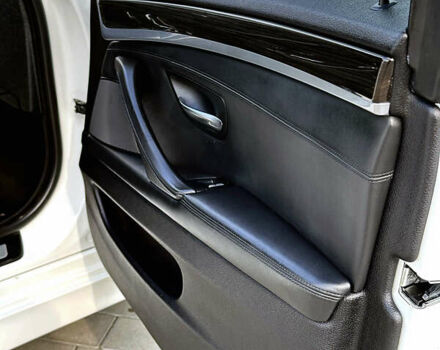 Білий БМВ 5 Серія, об'ємом двигуна 2 л та пробігом 150 тис. км за 15999 $, фото 35 на Automoto.ua