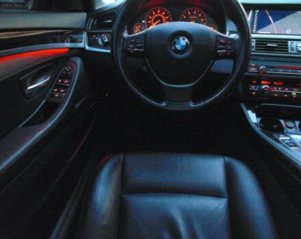 Білий БМВ 5 Серія, об'ємом двигуна 3 л та пробігом 77 тис. км за 10000 $, фото 5 на Automoto.ua