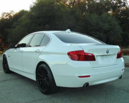 Білий БМВ 5 Серія, об'ємом двигуна 3 л та пробігом 77 тис. км за 10000 $, фото 4 на Automoto.ua