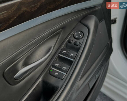 Белый БМВ 5 Серия, объемом двигателя 2.98 л и пробегом 128 тыс. км за 20699 $, фото 9 на Automoto.ua