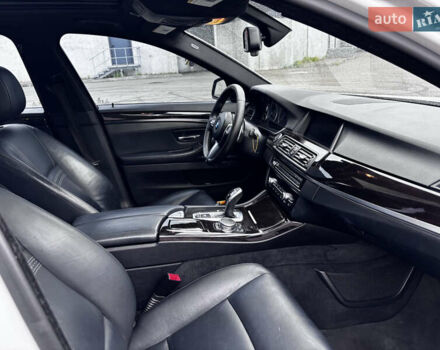 Білий БМВ 5 Серія, об'ємом двигуна 3 л та пробігом 117 тис. км за 22000 $, фото 9 на Automoto.ua