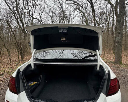 Белый БМВ 5 Серия, объемом двигателя 3 л и пробегом 144 тыс. км за 19000 $, фото 9 на Automoto.ua