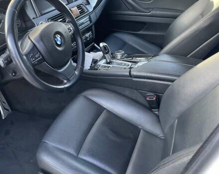 Білий БМВ 5 Серія, об'ємом двигуна 2 л та пробігом 125 тис. км за 18000 $, фото 5 на Automoto.ua