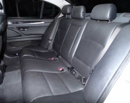 Білий БМВ 5 Серія, об'ємом двигуна 3 л та пробігом 77 тис. км за 10000 $, фото 14 на Automoto.ua