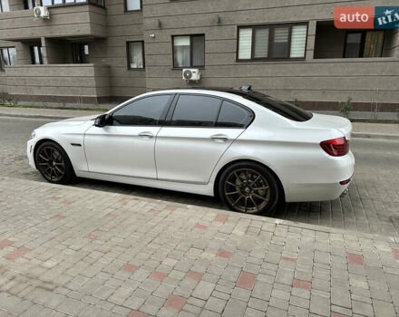 Белый БМВ 5 Серия, объемом двигателя 3 л и пробегом 84 тыс. км за 23500 $, фото 5 на Automoto.ua