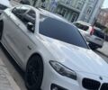 Белый БМВ 5 Серия, объемом двигателя 2 л и пробегом 250 тыс. км за 14984 $, фото 2 на Automoto.ua