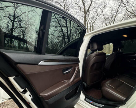 Белый БМВ 5 Серия, объемом двигателя 3 л и пробегом 144 тыс. км за 19000 $, фото 15 на Automoto.ua