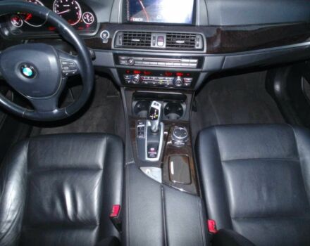 Білий БМВ 5 Серія, об'ємом двигуна 3 л та пробігом 77 тис. км за 10000 $, фото 12 на Automoto.ua