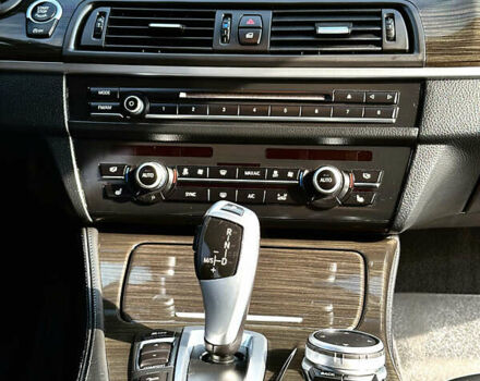 Білий БМВ 5 Серія, об'ємом двигуна 2 л та пробігом 150 тис. км за 16500 $, фото 45 на Automoto.ua