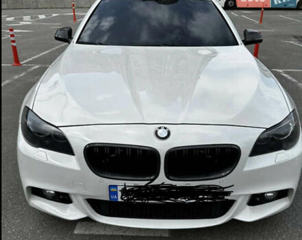 БМВ 5 Серия 2015 в Киеве на Automoto.ua Белый БМВ 5 Серия, объемом двигателя 2.98 л и пробегом 147 тыс. км за 17000 $, фото 1 на Automoto.ua