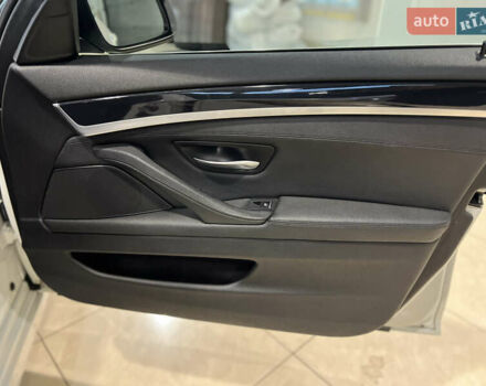 Белый БМВ 5 Серия, объемом двигателя 2 л и пробегом 175 тыс. км за 16099 $, фото 15 на Automoto.ua