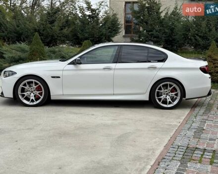 БМВ 5 Серия 2016 в Коростене на Automoto.ua Белый БМВ 5 Серия, объемом двигателя 2.99 л и пробегом 230 тыс. км за 25999 $, фото 5 на Automoto.ua