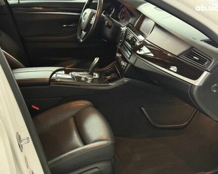 Білий БМВ 5 Серія, об'ємом двигуна 2 л та пробігом 173 тис. км за 21940 $, фото 26 на Automoto.ua