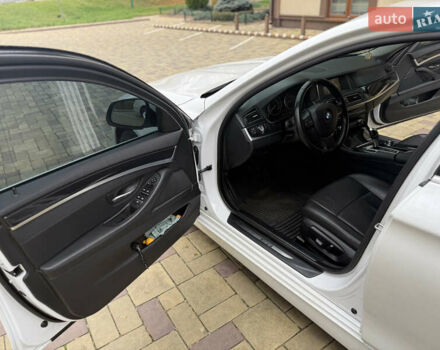 Белый БМВ 5 Серия, объемом двигателя 2 л и пробегом 110 тыс. км за 21000 $, фото 12 на Automoto.ua