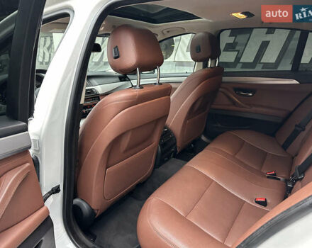 Белый БМВ 5 Серия, объемом двигателя 3 л и пробегом 156 тыс. км за 20499 $, фото 47 на Automoto.ua