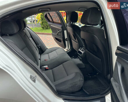 БМВ 5 Серия 2016 в Ивано-Франковске на Automoto.ua Белый БМВ 5 Серия, объемом двигателя 2 л и пробегом 230 тыс. км за 15450 $, фото 175 на Automoto.ua