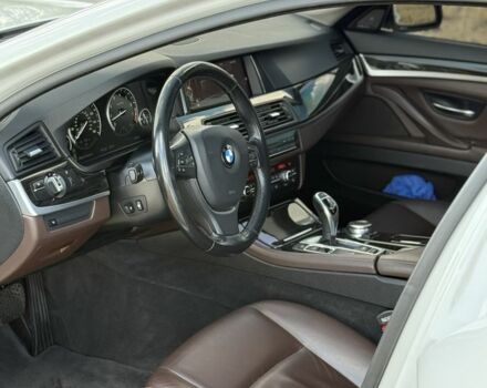 Белый БМВ 5 Серия, объемом двигателя 3 л и пробегом 173 тыс. км за 16000 $, фото 4 на Automoto.ua