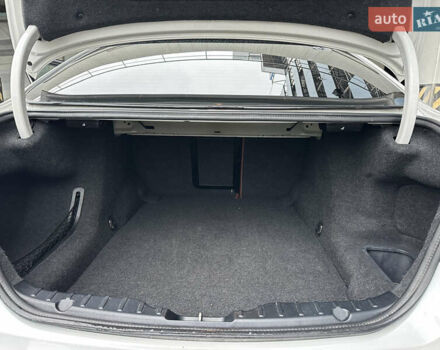 Белый БМВ 5 Серия, объемом двигателя 3 л и пробегом 156 тыс. км за 20499 $, фото 31 на Automoto.ua