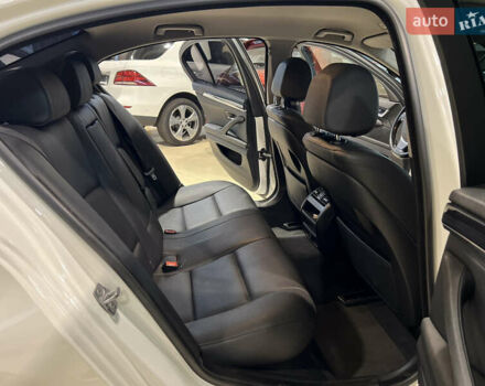 Белый БМВ 5 Серия, объемом двигателя 2 л и пробегом 175 тыс. км за 16099 $, фото 12 на Automoto.ua