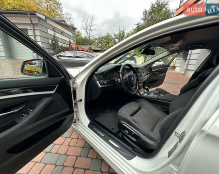 БМВ 5 Серия 2016 в Ивано-Франковске на Automoto.ua Белый БМВ 5 Серия, объемом двигателя 2 л и пробегом 230 тыс. км за 15450 $, фото 135 на Automoto.ua