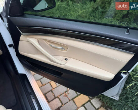 Білий БМВ 5 Серія, об'ємом двигуна 3 л та пробігом 155 тис. км за 17700 $, фото 31 на Automoto.ua