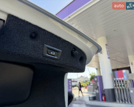 Белый БМВ 5 Серия, объемом двигателя 2 л и пробегом 148 тыс. км за 18800 $, фото 5 на Automoto.ua