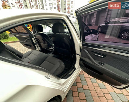 БМВ 5 Серия 2016 в Ивано-Франковске на Automoto.ua Белый БМВ 5 Серия, объемом двигателя 2 л и пробегом 230 тыс. км за 15450 $, фото 181 на Automoto.ua