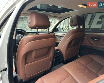 Белый БМВ 5 Серия, объемом двигателя 3 л и пробегом 156 тыс. км за 20499 $, фото 49 на Automoto.ua