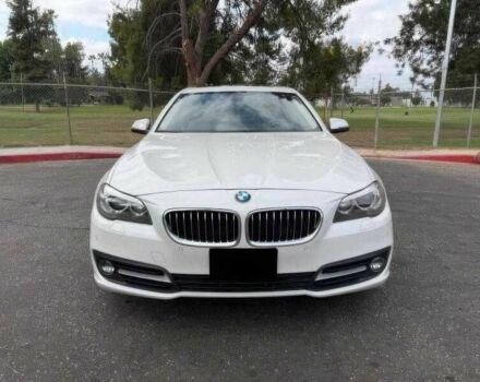 Белый БМВ 5 Серия, объемом двигателя 2 л и пробегом 99 тыс. км за 9000 $, фото 1 на Automoto.ua