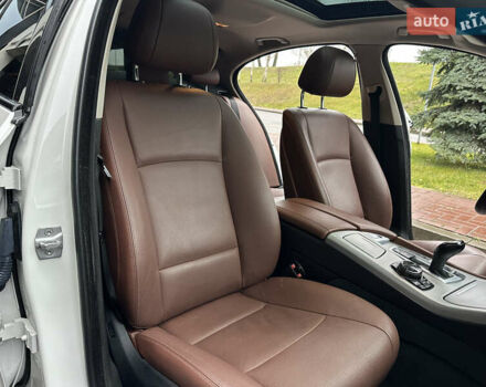 Белый БМВ 5 Серия, объемом двигателя 3 л и пробегом 156 тыс. км за 20499 $, фото 59 на Automoto.ua