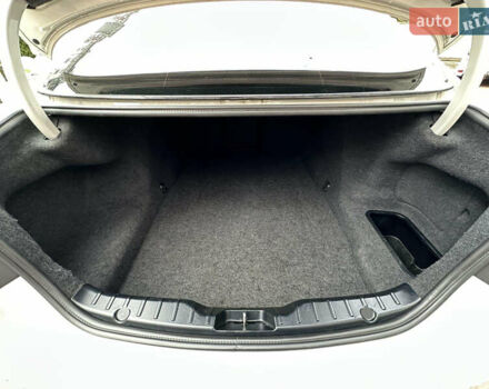 Белый БМВ 5 Серия, объемом двигателя 2 л и пробегом 260 тыс. км за 18950 $, фото 13 на Automoto.ua