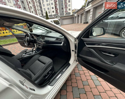 БМВ 5 Серия 2016 в Ивано-Франковске на Automoto.ua Белый БМВ 5 Серия, объемом двигателя 2 л и пробегом 230 тыс. км за 15450 $, фото 159 на Automoto.ua
