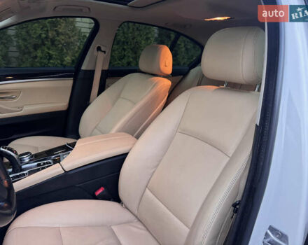 Білий БМВ 5 Серія, об'ємом двигуна 3 л та пробігом 155 тис. км за 17700 $, фото 23 на Automoto.ua