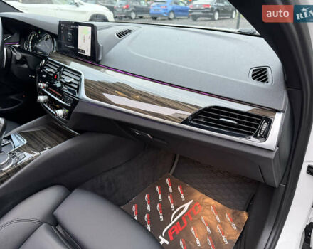 Білий БМВ 5 Серія, об'ємом двигуна 2 л та пробігом 74 тис. км за 26500 $, фото 45 на Automoto.ua