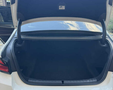 Белый БМВ 5 Серия, объемом двигателя 3 л и пробегом 180 тыс. км за 35400 $, фото 55 на Automoto.ua