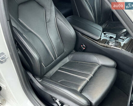 Белый БМВ 5 Серия, объемом двигателя 2 л и пробегом 196 тыс. км за 23000 $, фото 26 на Automoto.ua