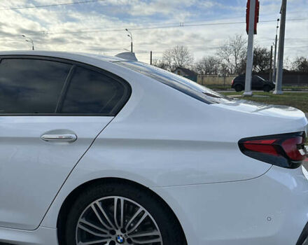 Белый БМВ 5 Серия, объемом двигателя 3 л и пробегом 131 тыс. км за 33000 $, фото 10 на Automoto.ua