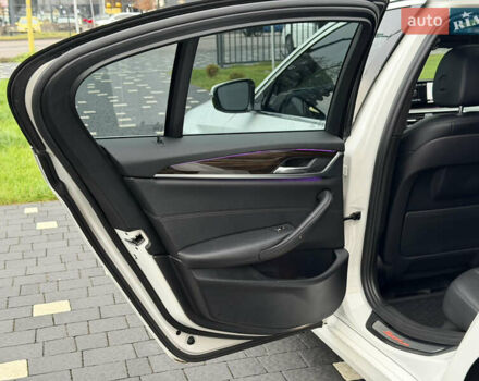 Білий БМВ 5 Серія, об'ємом двигуна 2 л та пробігом 74 тис. км за 26500 $, фото 29 на Automoto.ua