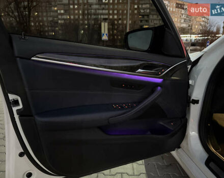 Белый БМВ 5 Серия, объемом двигателя 2 л и пробегом 130 тыс. км за 25500 $, фото 31 на Automoto.ua