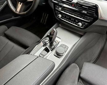 БМВ 5 Серия 2017 в Львове на Automoto.ua Белый БМВ 5 Серия, объемом двигателя 2 л и пробегом 107 тыс. км за 25500 $, фото 16 на Automoto.ua