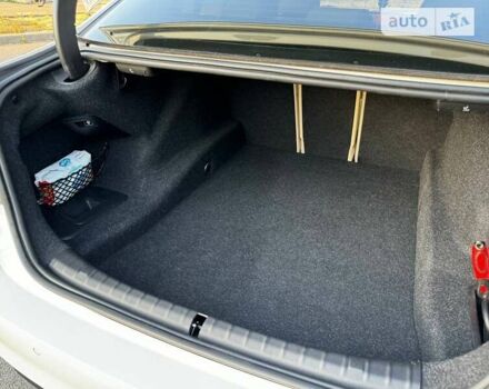 Белый БМВ 5 Серия, объемом двигателя 2 л и пробегом 83 тыс. км за 28800 $, фото 54 на Automoto.ua