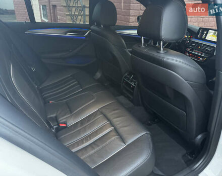 Білий БМВ 5 Серія, об'ємом двигуна 2 л та пробігом 123 тис. км за 31900 $, фото 26 на Automoto.ua