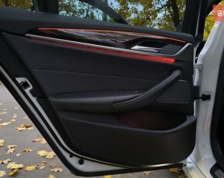 Белый БМВ 5 Серия, объемом двигателя 3 л и пробегом 211 тыс. км за 26900 $, фото 17 на Automoto.ua