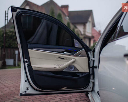 Белый БМВ 5 Серия, объемом двигателя 3 л и пробегом 139 тыс. км за 35000 $, фото 67 на Automoto.ua