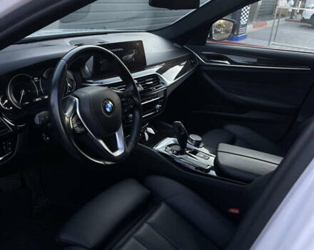 Білий БМВ 5 Серія, об'ємом двигуна 2 л та пробігом 96 тис. км за 25500 $, фото 12 на Automoto.ua