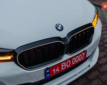 Белый БМВ 5 Серия, объемом двигателя 3 л и пробегом 139 тыс. км за 35000 $, фото 10 на Automoto.ua