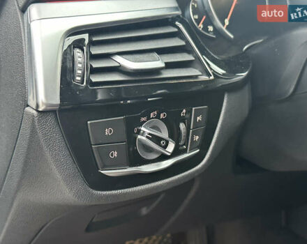 Белый БМВ 5 Серия, объемом двигателя 3 л и пробегом 220 тыс. км за 29950 $, фото 18 на Automoto.ua