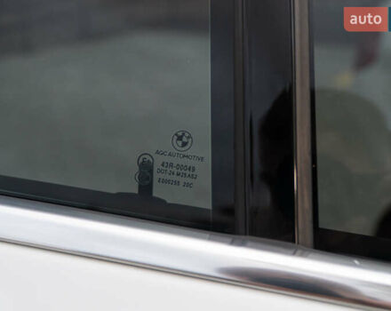 Белый БМВ 5 Серия, объемом двигателя 2 л и пробегом 178 тыс. км за 28400 $, фото 57 на Automoto.ua